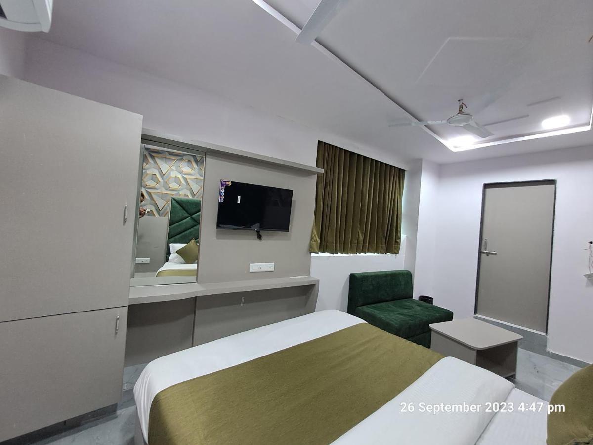 Hotel Kingdom Gandhinagar Exterior photo