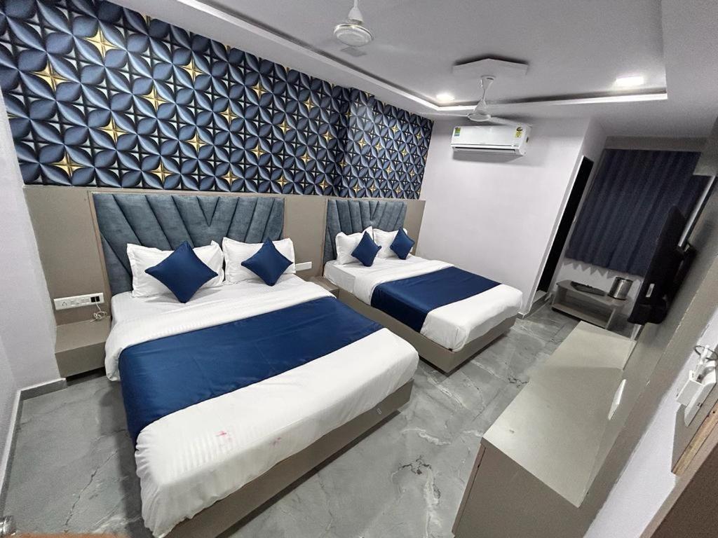 Hotel Kingdom Gandhinagar Exterior photo